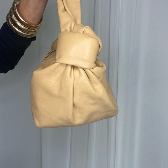 Bottega Veneta double knot - Picture 2 of 13